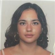 Diplomata al liceo classico, laureata in psicologia impartisce lezioni private di qualsiasi materia a ragazzi delle medie